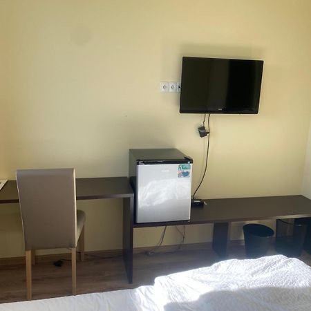 Koi Restaurant And Guest House Żory Εξωτερικό φωτογραφία